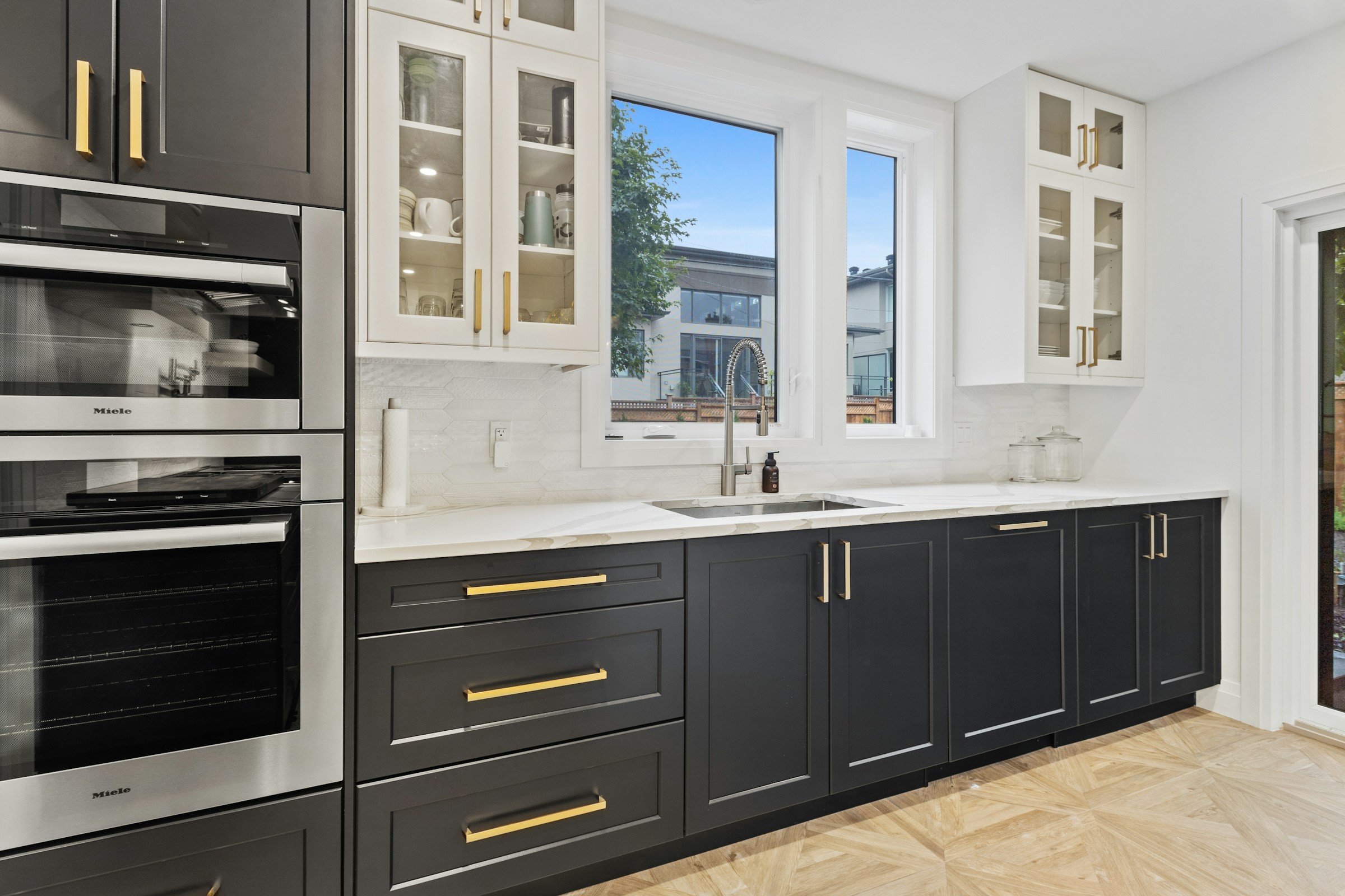 Premium kitchen with quartz countertops